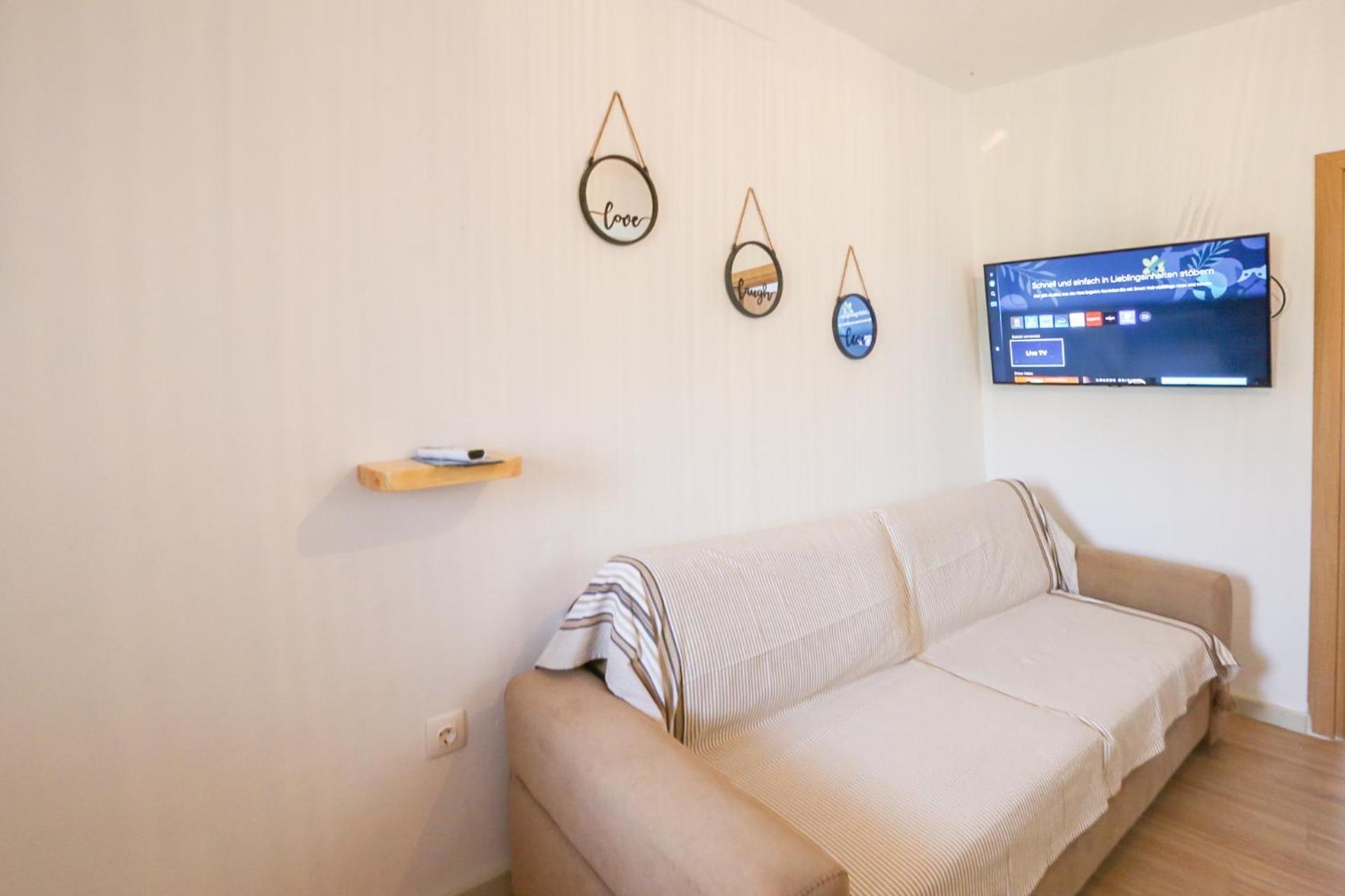 Village View Apartments Himarë Dış mekan fotoğraf
