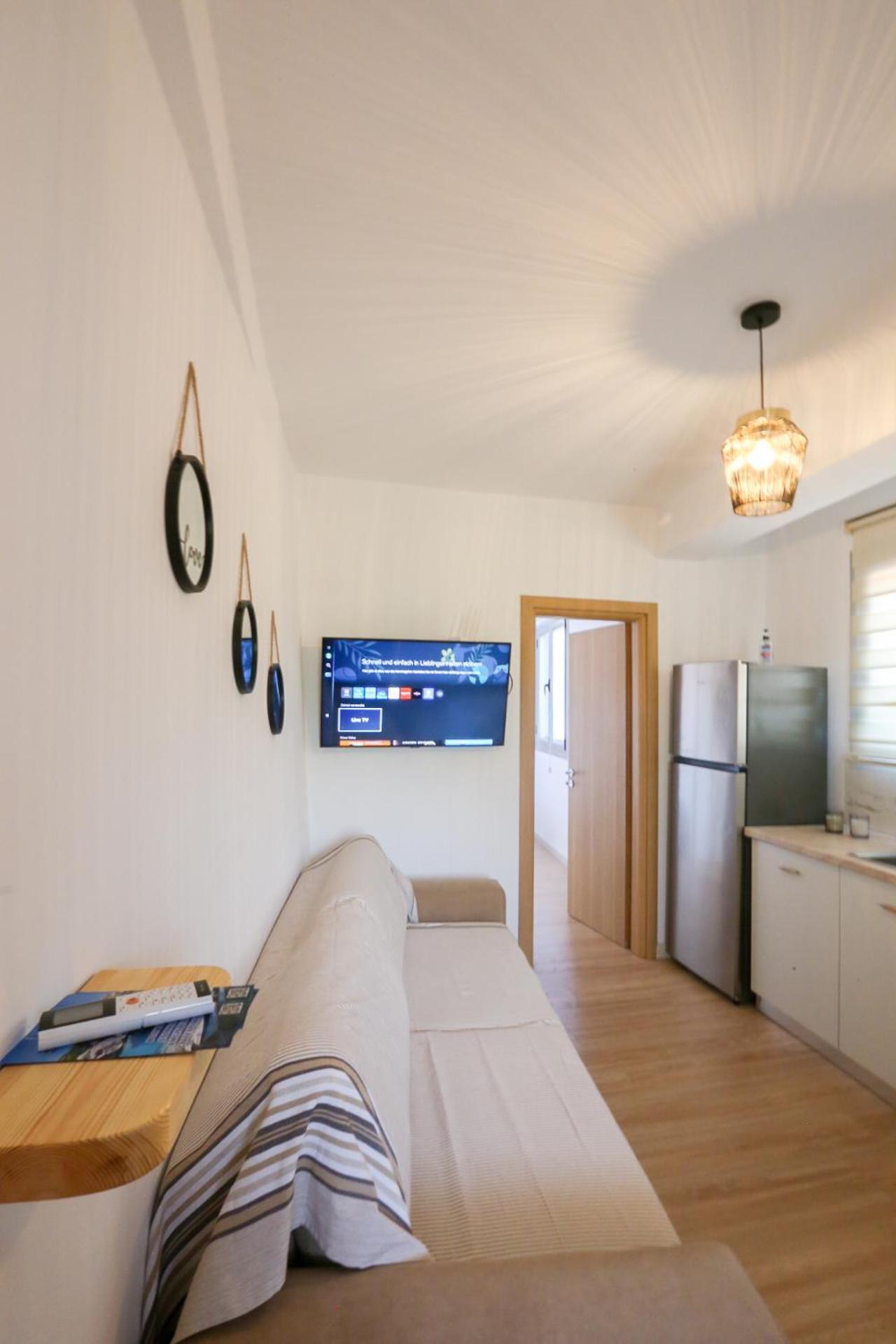 Village View Apartments Himarë Dış mekan fotoğraf